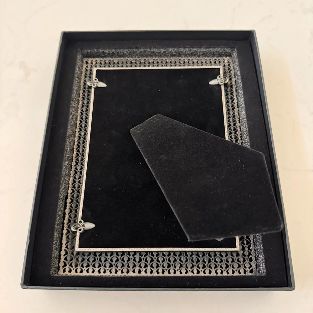 Metal and Rhinestones Photo Frame - Picture 8 of 8
